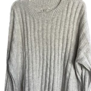 American Eagle women’s grey sweater